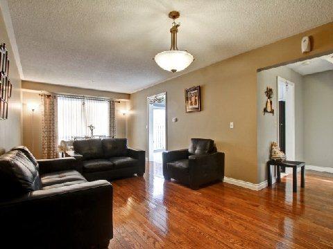 18 Heathcliffe Sq, Townhouse with 3 bedrooms, 3 bathrooms and 1 parking in Brampton ON | Image 5