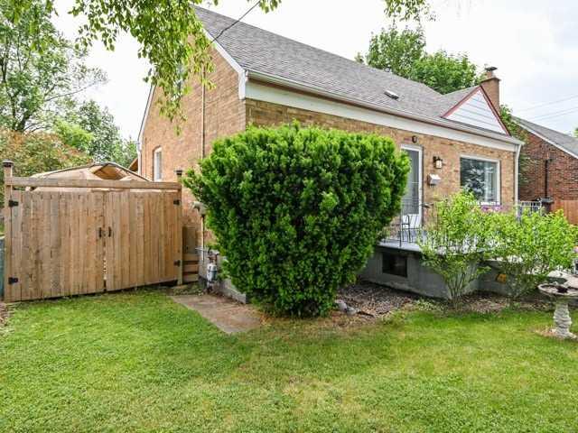 9 Minnie Ave, House detached with 4 bedrooms, 3 bathrooms and 5 parking in Toronto ON | Image 12