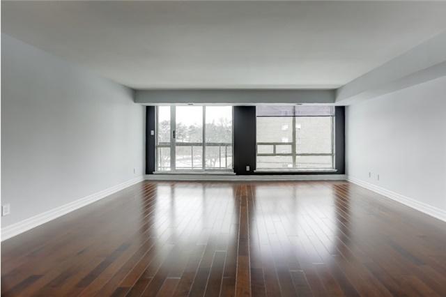 303 - 96 Fifeshire Rd, Condo with 2 bedrooms, 2 bathrooms and 1 parking in Toronto ON | Image 5
