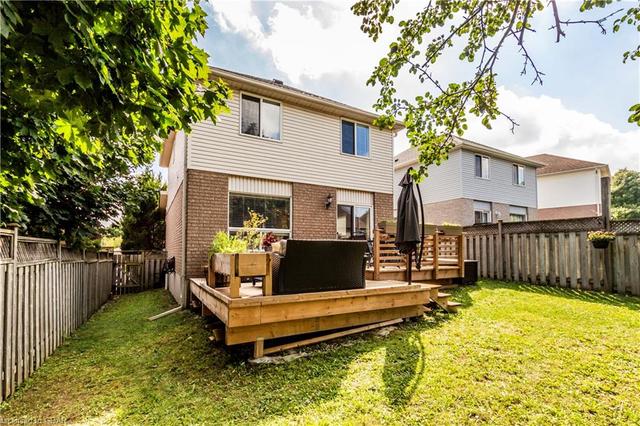 26 Briarmeadow Crescent, House detached with 3 bedrooms, 1 bathrooms and 3 parking in Kitchener ON | Image 35