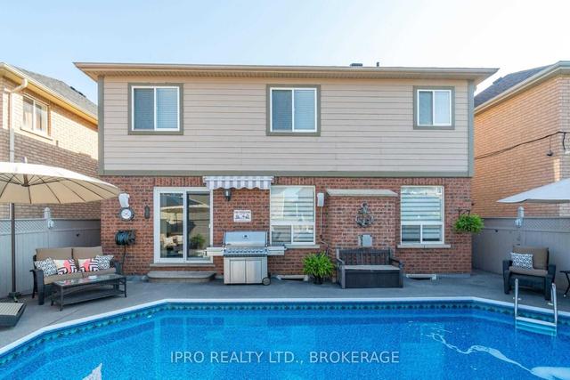 35 River Rock Cres, House detached with 4 bedrooms, 5 bathrooms and 4 parking in Brampton ON | Image 31