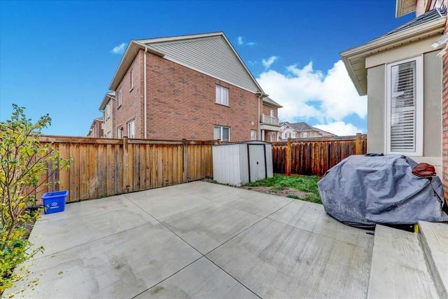 54 Robert Parkinson Dr, House detached with 4 bedrooms, 4 bathrooms and 2 parking in Brampton ON | Image 30