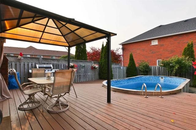 27 Bowles Dr, House attached with 3 bedrooms, 4 bathrooms and 3 parking in Ajax ON | Image 21