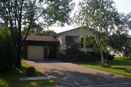 856 Cedarbrae Ave, House detached with 3 bedrooms, 2 bathrooms and 4 parking in Milton ON | Image 2