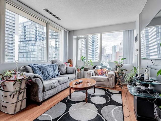 607 - 555 Yonge St, Condo with 1 bedrooms, 1 bathrooms and 1 parking in Toronto ON | Image 4