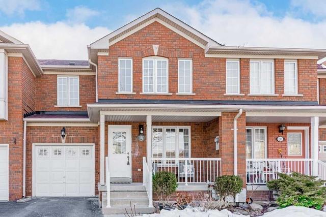 18 Lucerne Dr, House attached with 3 bedrooms, 4 bathrooms and 3 parking in Vaughan ON | Image 1