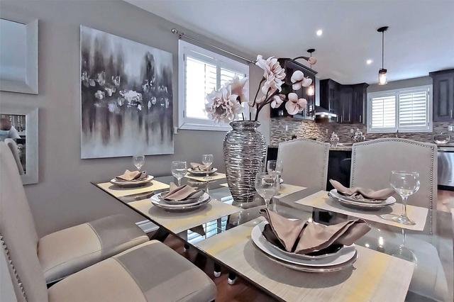 crt - 2262 Springfield Crt, House detached with 3 bedrooms, 3 bathrooms and 4 parking in Mississauga ON | Image 2