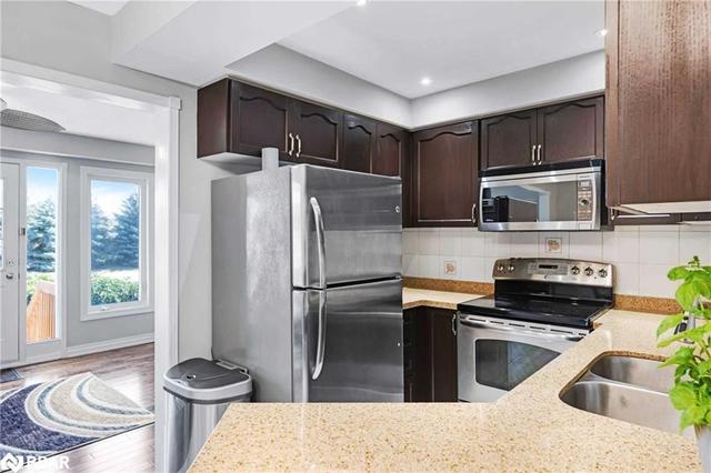 36 - 455 Apache Court, House attached with 3 bedrooms, 3 bathrooms and 2 parking in Mississauga ON | Image 2
