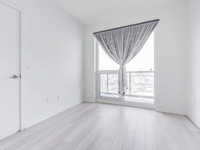 1611 - 117 Mcmahon Dr, Condo with 1 bedrooms, 1 bathrooms and 0 parking in Toronto ON | Image 7