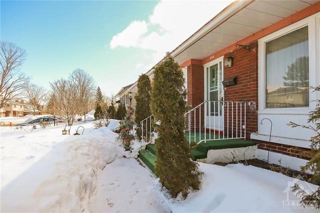 758 Weston Drive, House detached with 3 bedrooms, 2 bathrooms and 3 parking in Ottawa ON | Image 3