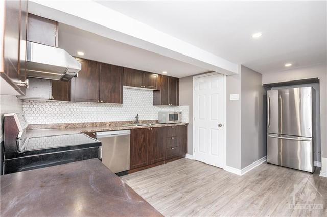 727 Pleasant Park Road, House detached with 4 bedrooms, 2 bathrooms and 4 parking in Ottawa ON | Image 29