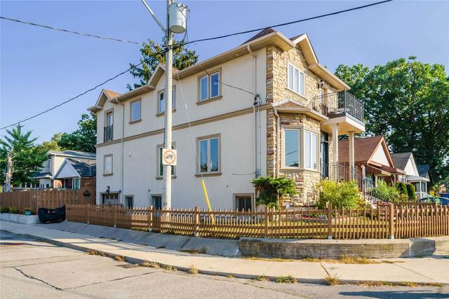 504 Cosburn Ave, House detached with 4 bedrooms, 3 bathrooms and 2 parking in Toronto ON | Image 25