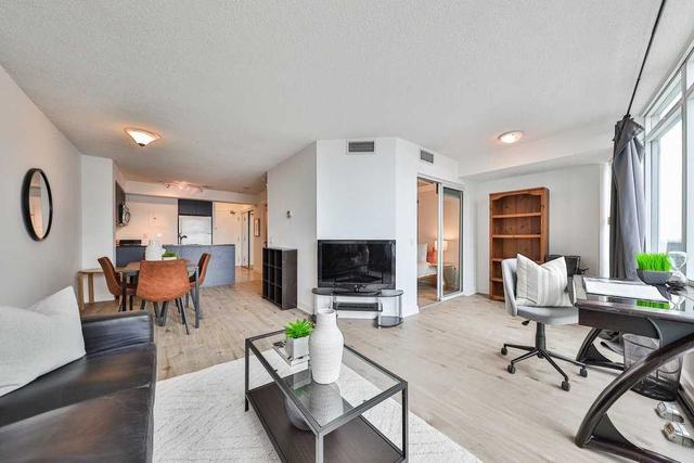 2701 - 373 Front Street West St W, Condo with 1 bedrooms, 1 bathrooms and 1 parking in Toronto ON | Image 7