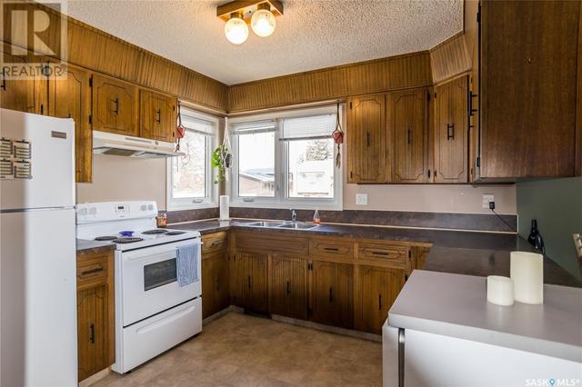 57 Crocus Road, House detached with 4 bedrooms, 3 bathrooms and null parking in Moose Jaw SK | Image 4