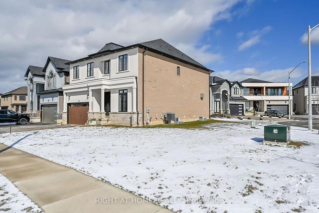 55 Eringate Crt, House detached with 4 bedrooms, 4 bathrooms and 6 parking in Hamilton ON | Image 23