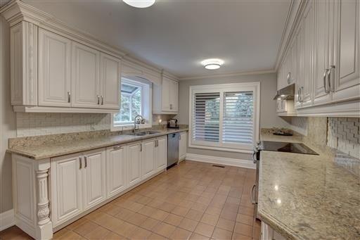 10 Oak Ridge Dr, House detached with 4 bedrooms, 3 bathrooms and 13 parking in Halton Hills ON | Image 35