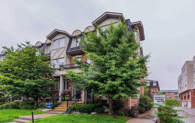 2260 Gerrard St E, Townhouse with 3 bedrooms, 3 bathrooms and 2 parking in Toronto ON | Image 12
