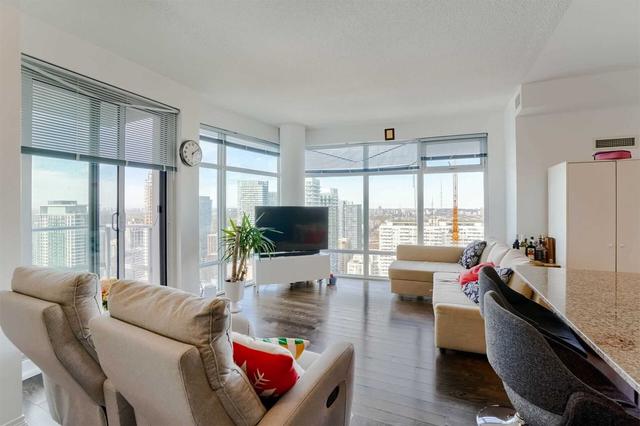 3711 - 2191 Yonge St, Condo with 2 bedrooms, 3 bathrooms and 1 parking in Toronto ON | Image 8