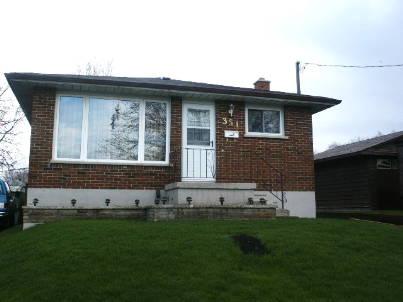 351 Conant St, House detached with 3 bedrooms, 1 bathrooms and 3 parking in Oshawa ON | Image 1