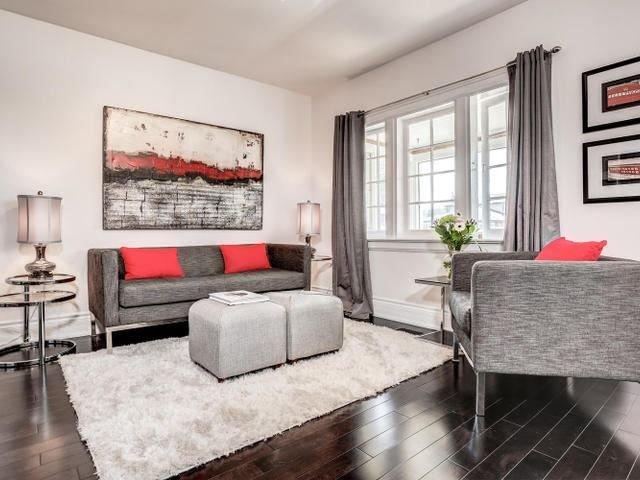 29 South Edgely Ave, House detached with 2 bedrooms, 2 bathrooms and 3 parking in Toronto ON | Image 1