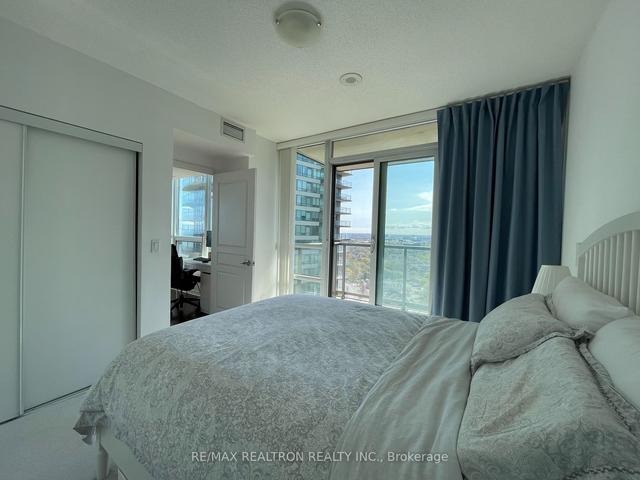 2402 - 2230 Lake Shore Blvd W, Condo with 2 bedrooms, 1 bathrooms and 1 parking in Toronto ON | Image 17