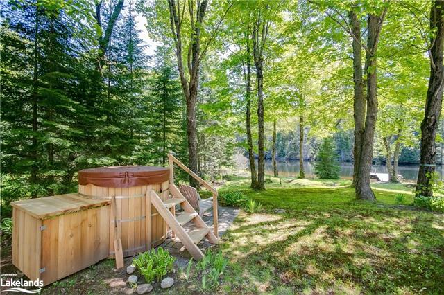 1217 Sherwood Forest Road, House detached with 3 bedrooms, 1 bathrooms and 4 parking in Bracebridge ON | Image 3