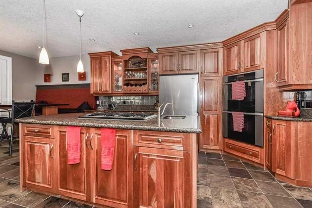 101 Dirksen Crt, House detached with 3 bedrooms, 3 bathrooms and 6 parking in Kitchener ON | Image 10