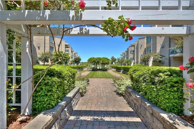 109s - 225 Ricardo St, Condo with 2 bedrooms, 2 bathrooms and 1 parking in Niagara on the Lake ON | Image 20