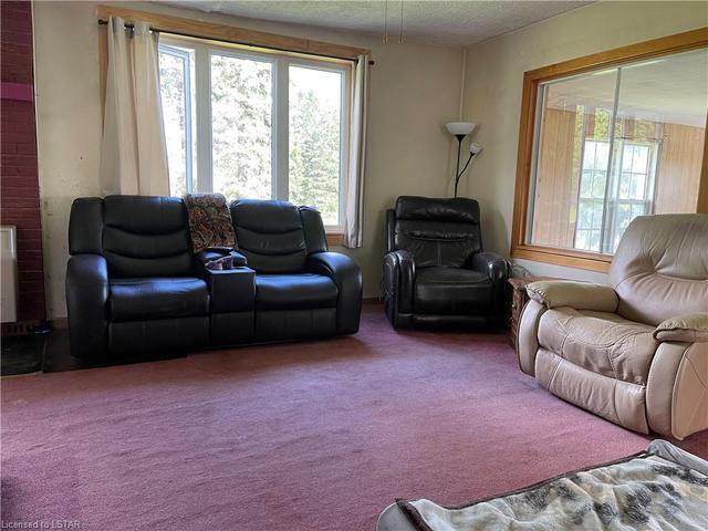 2442 Highway 520, House detached with 4 bedrooms, 2 bathrooms and 10 parking in Magnetawan ON | Image 14