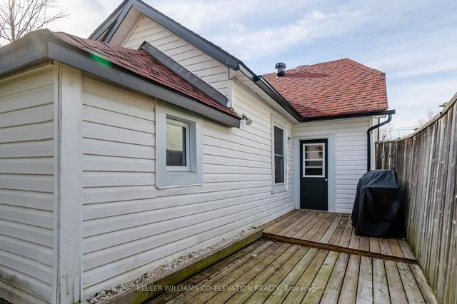647 Dominion Ave, House detached with 3 bedrooms, 1 bathrooms and 4 parking in Midland ON | Image 9