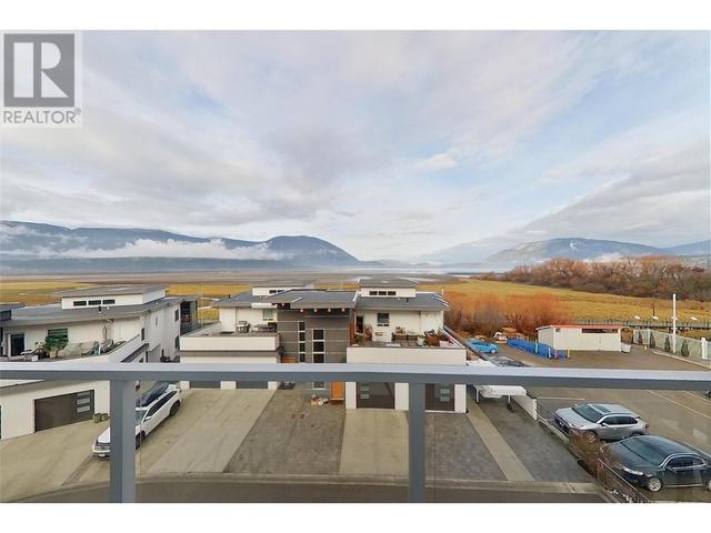 402 - 131 Harbourfront Drive Ne, Condo with 2 bedrooms, 2 bathrooms and 3 parking in Salmon Arm BC | Image 35