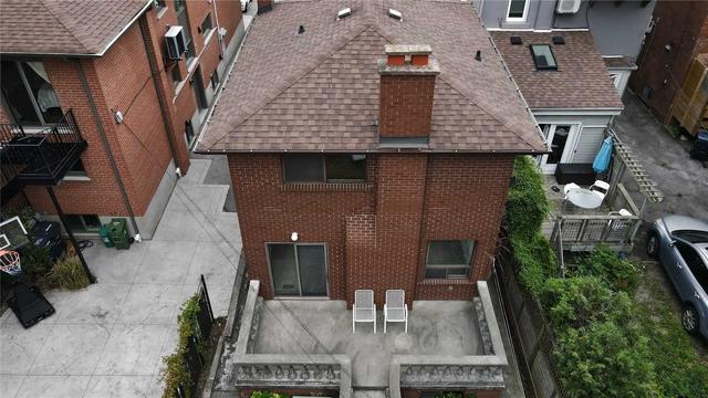 294 Winona Dr, House detached with 3 bedrooms, 2 bathrooms and 3 parking in Toronto ON | Image 4