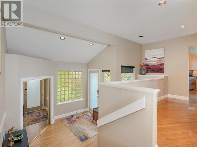 3450 Lord Nelson Way, House detached with 4 bedrooms, 3 bathrooms and 6 parking in Saanich BC | Image 5