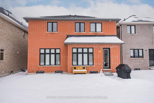 10 Carlinds Cres, House detached with 4 bedrooms, 4 bathrooms and 6 parking in Whitchurch Stouffville ON | Image 32