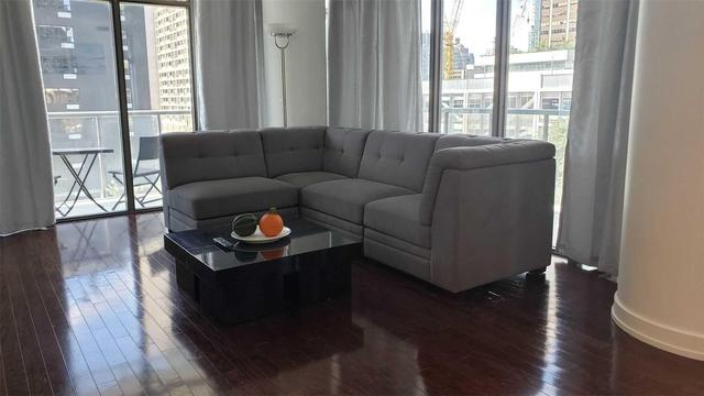 609 - 33 Charles St E, Condo with 2 bedrooms, 1 bathrooms and null parking in Toronto ON | Image 5