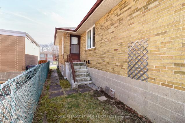 8 Winnipeg Rd, House detached with 3 bedrooms, 3 bathrooms and 4 parking in Toronto ON | Image 22