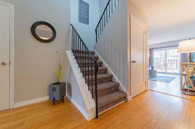 31 Abelard Ave, House detached with 4 bedrooms, 4 bathrooms and 5 parking in Brampton ON | Image 8