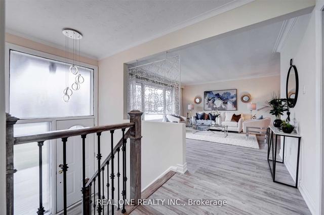 188 Acton Ave, House detached with 3 bedrooms, 2 bathrooms and 3 parking in Toronto ON | Image 9