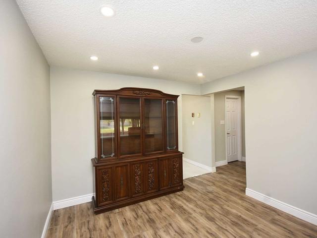 30 Darras Crt, Townhouse with 4 bedrooms, 2 bathrooms and 1 parking in Brampton ON | Image 9