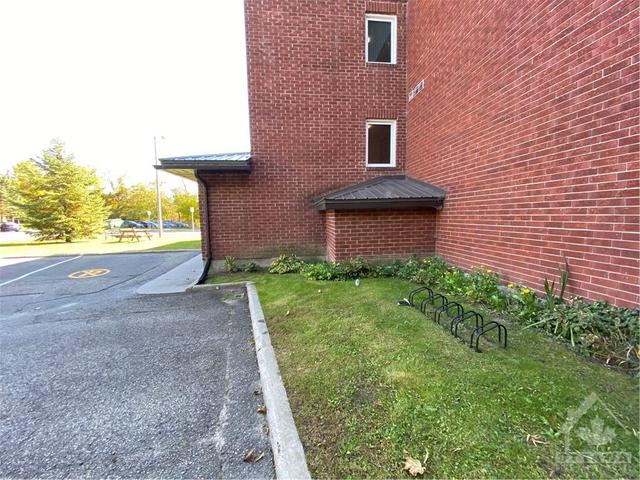 20 - 6 Charlotte Place, Condo with 2 bedrooms, 1 bathrooms and 1 parking in Brockville ON | Image 26