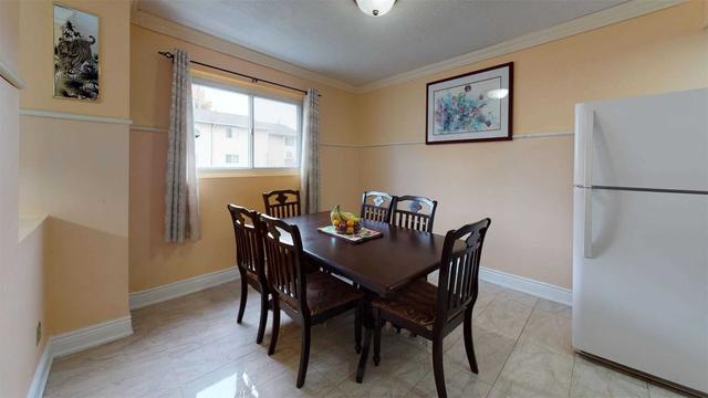 60 Franklin Crt, Townhouse with 3 bedrooms, 2 bathrooms and 2 parking in Brampton ON | Image 12