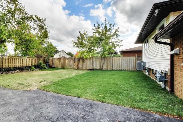 17 Shamrock Crt, House detached with 3 bedrooms, 2 bathrooms and 3 parking in Hamilton ON | Image 27