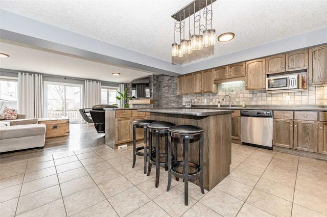 7 Penfold Dr, House detached with 2 bedrooms, 4 bathrooms and 3 parking in Guelph ON | Image 6