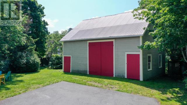 572 Main Street, House detached with 3 bedrooms, 2 bathrooms and null parking in Mahone Bay NS | Image 3