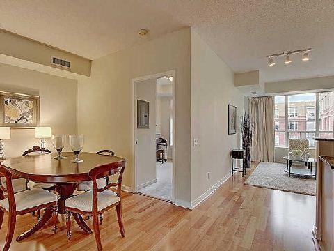 404 - 481 Rosewell Ave, Condo with 2 bedrooms, 2 bathrooms and 1 parking in Toronto ON | Image 5