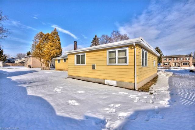 945 Buffalo Road, House detached with 2 bedrooms, 1 bathrooms and 2 parking in Fort Erie ON | Image 23