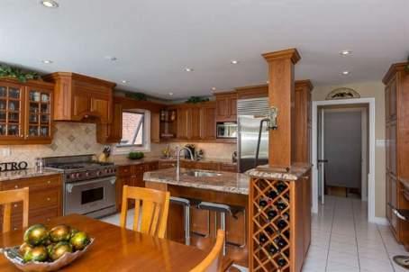 8 Treanor Cres, House detached with 4 bedrooms, 4 bathrooms and 6 parking in Halton Hills ON | Image 2