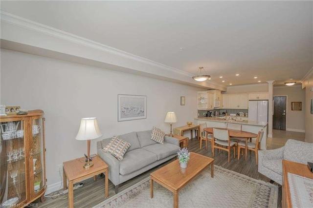 211 - 3290 New St, Condo with 1 bedrooms, 2 bathrooms and 1 parking in Burlington ON | Image 13