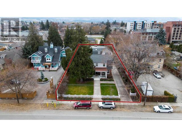 1001 Lawrence Avenue, House detached with 5 bedrooms, 3 bathrooms and 8 parking in Kelowna BC | Image 52