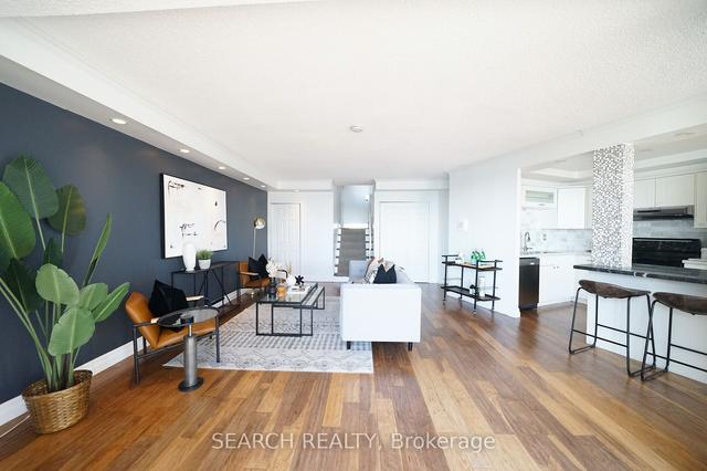 1027 - 33 Harbour Sq, Condo with 2 bedrooms, 3 bathrooms and 1 parking in Toronto ON | Image 24